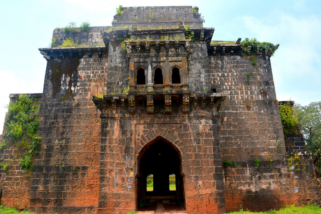 Panhala Fort Most Popular Trekking Places Near Kolhapur 2022