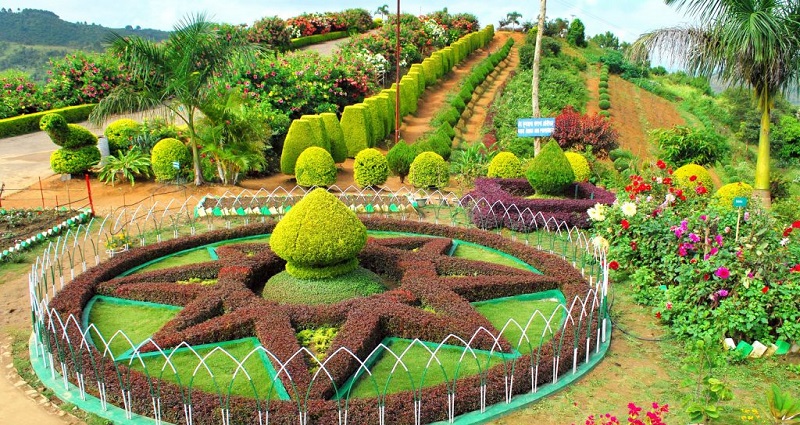 Kakching Garden: One of the Best Spots to Visit in Manipur. 