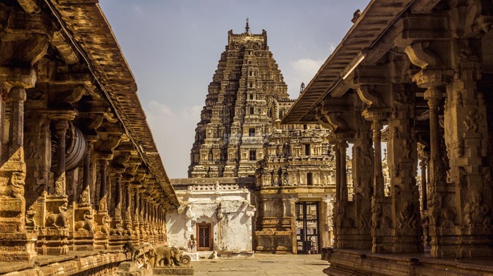 Virupaksha Temple: One Of The Popular Temples in Karnataka 